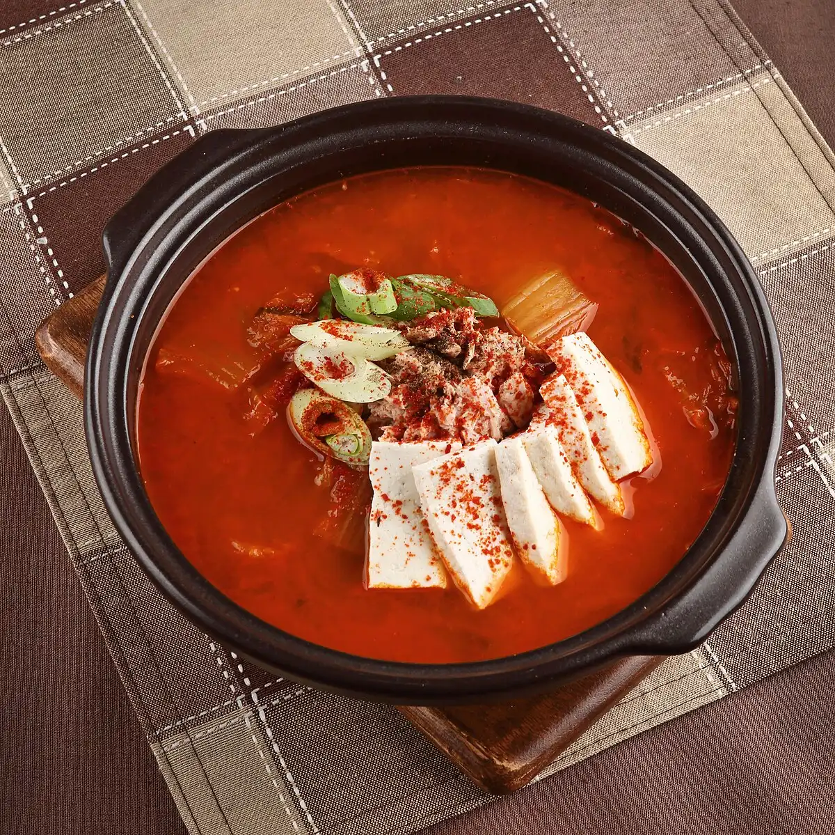 Kimchi-jjigae stoof